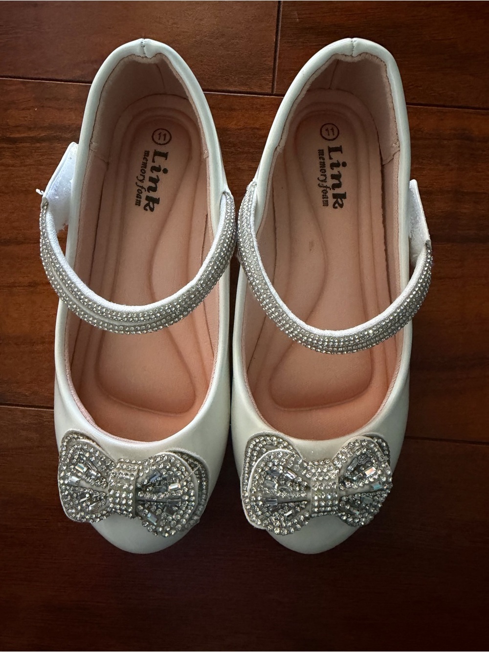 Link Ivory Dress Mary Jane Shoes with Rhinestone Bow Size 11 - Picture 5 of 10